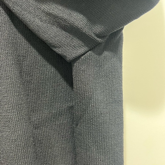 St John Collared Cardigan with Gorgeous Buttons - Picture 8 of 13